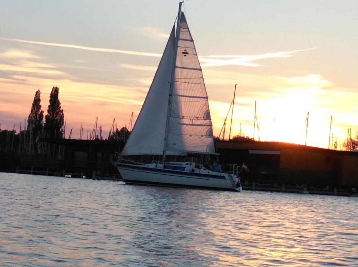 Pfahlbau Sunset I Toplage Elektroboot Inklusive Rust Exterior photo